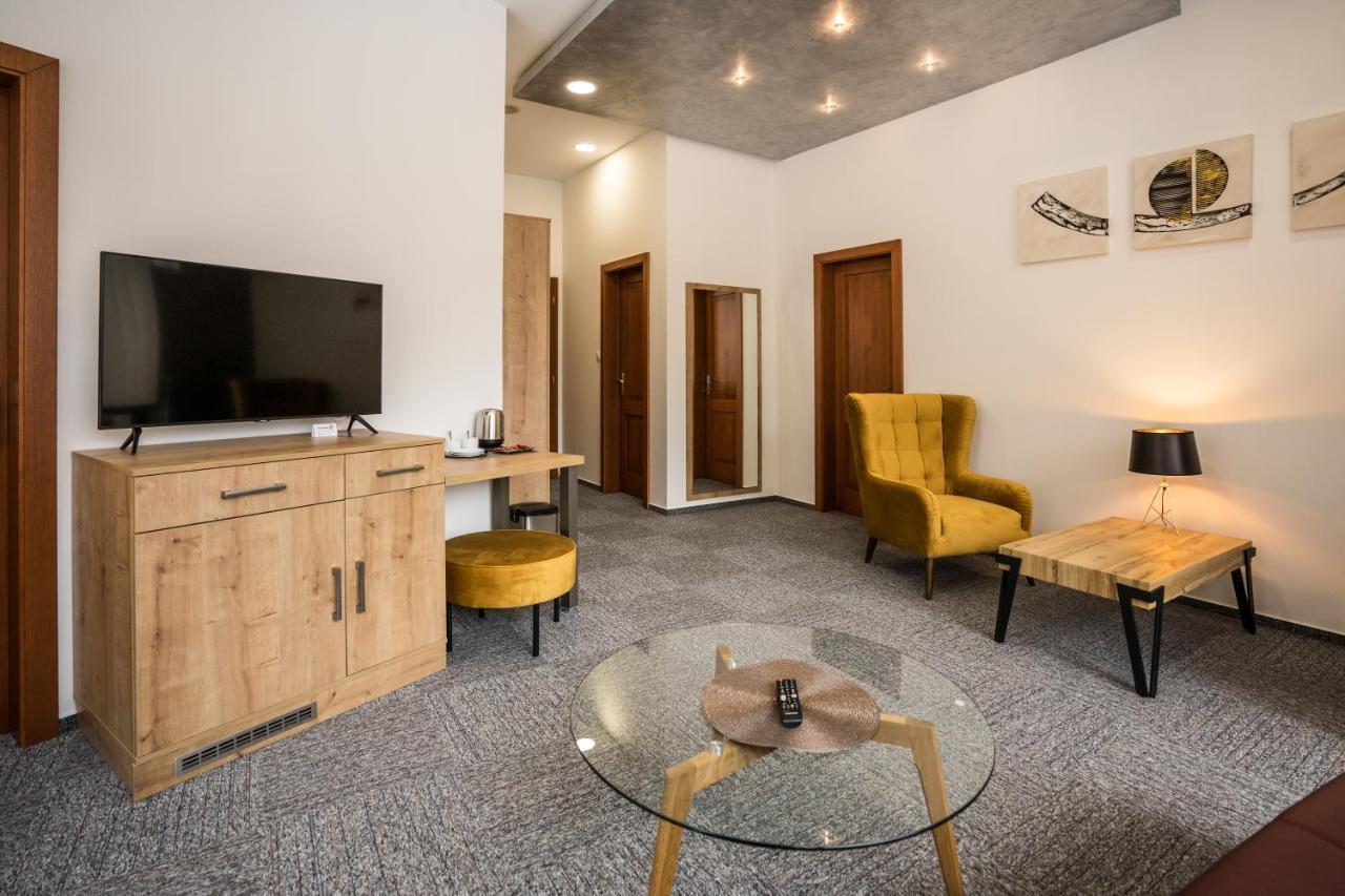 Hotel Somka Drienica Екстериор снимка