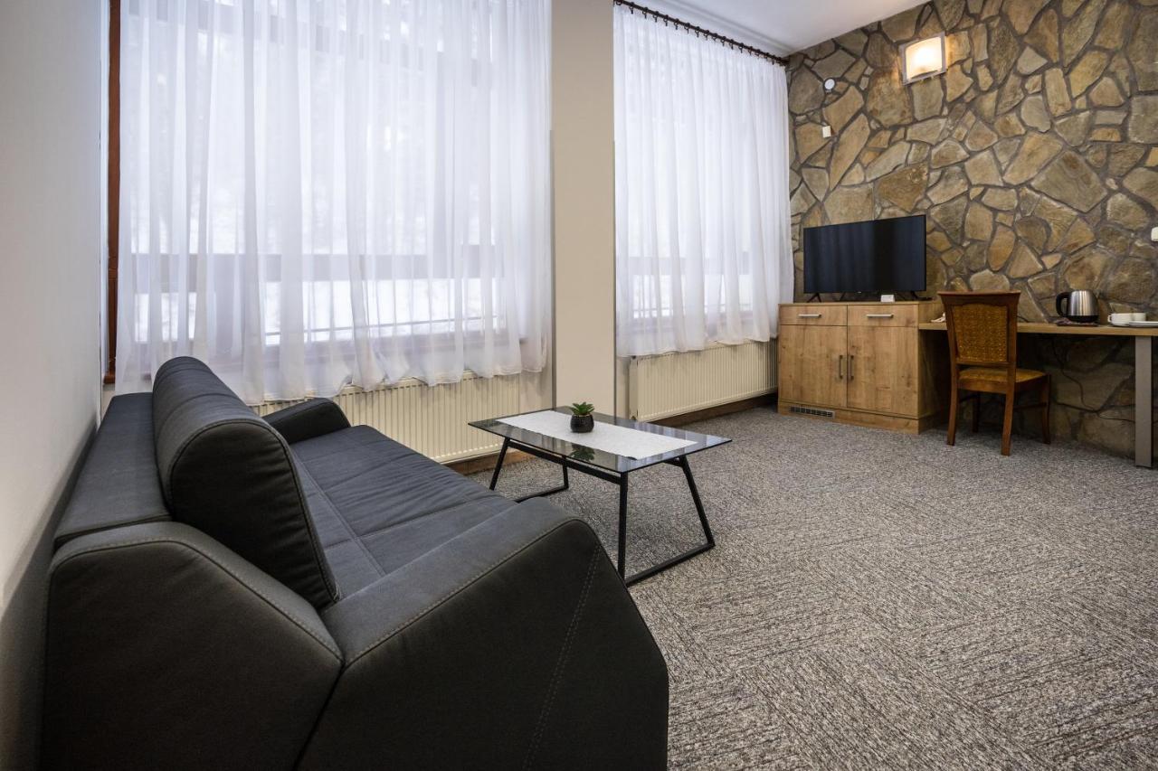 Hotel Somka Drienica Екстериор снимка