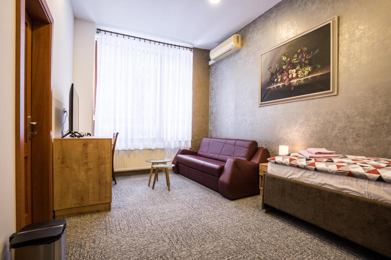 Hotel Somka Drienica Екстериор снимка
