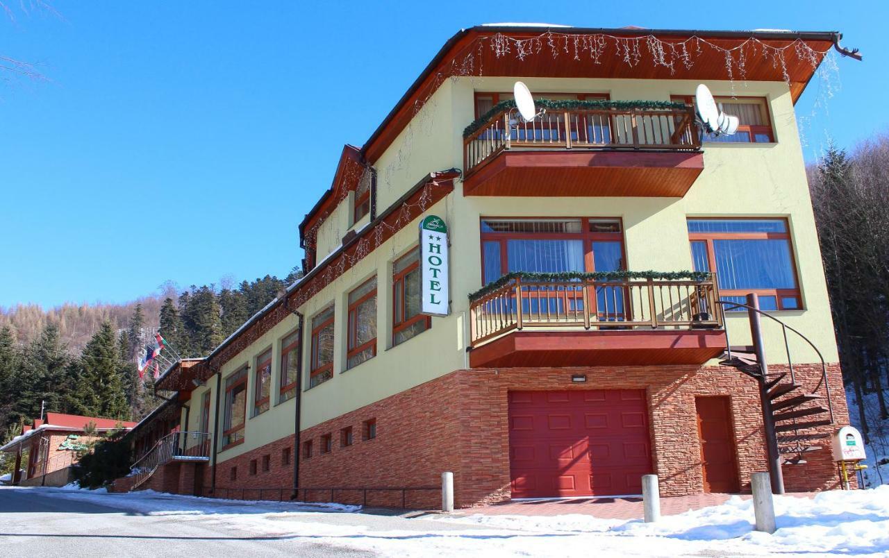 Hotel Somka Drienica Екстериор снимка