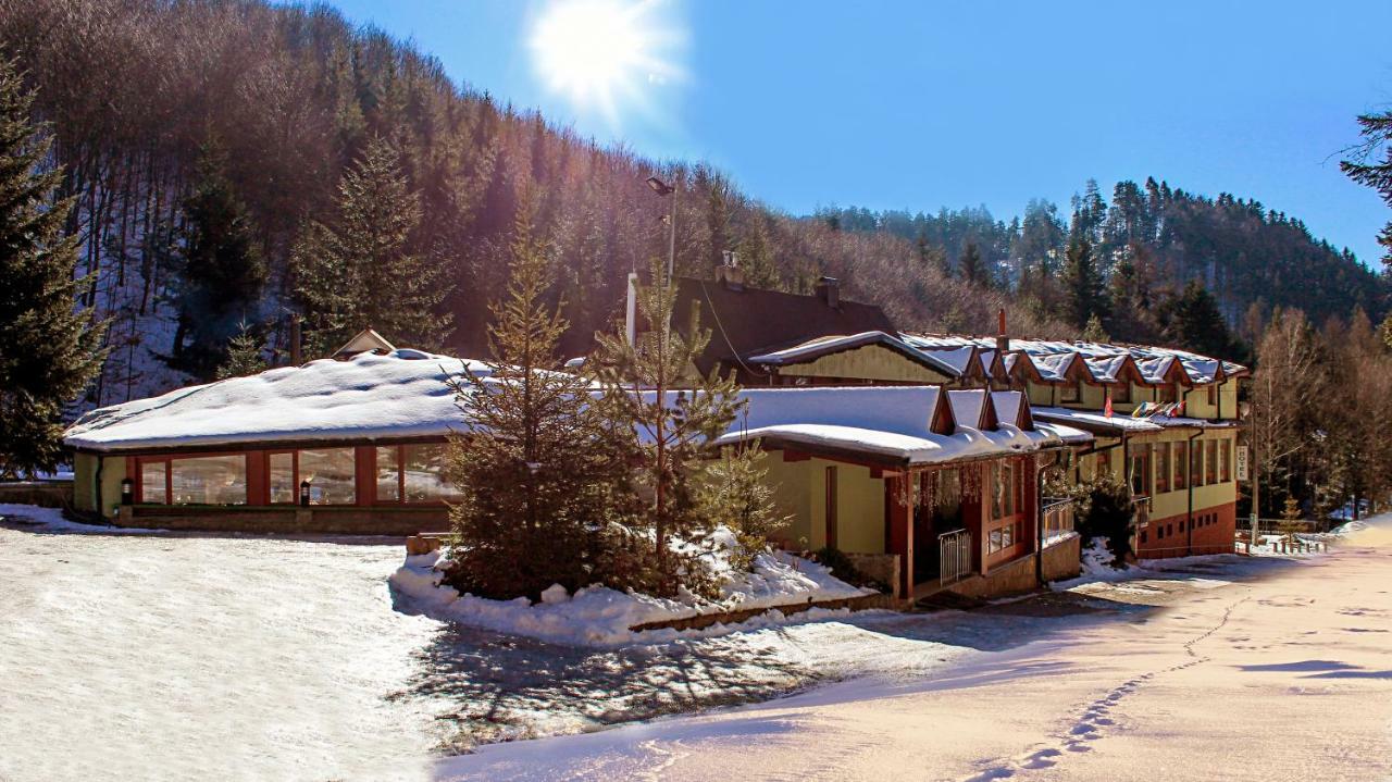 Hotel Somka Drienica Екстериор снимка