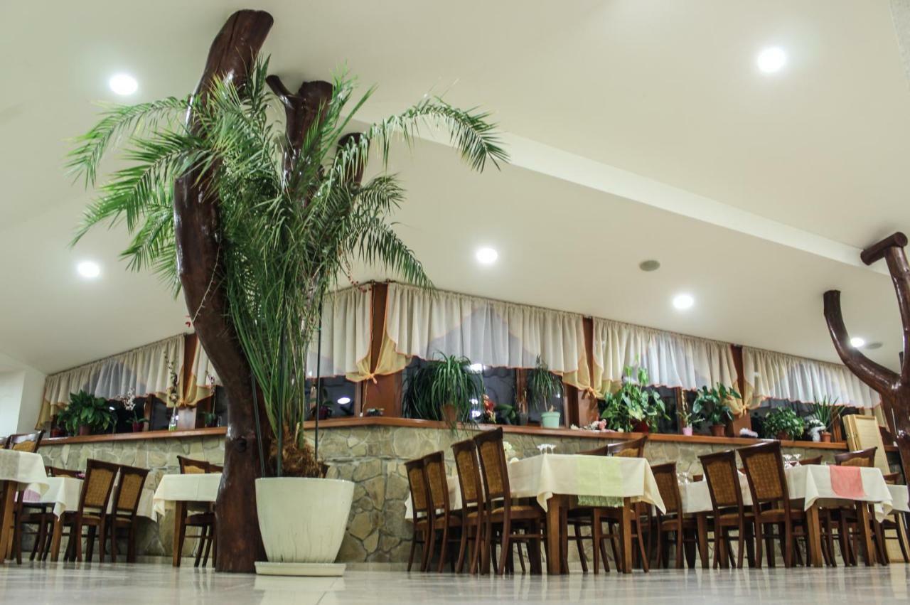 Hotel Somka Drienica Екстериор снимка