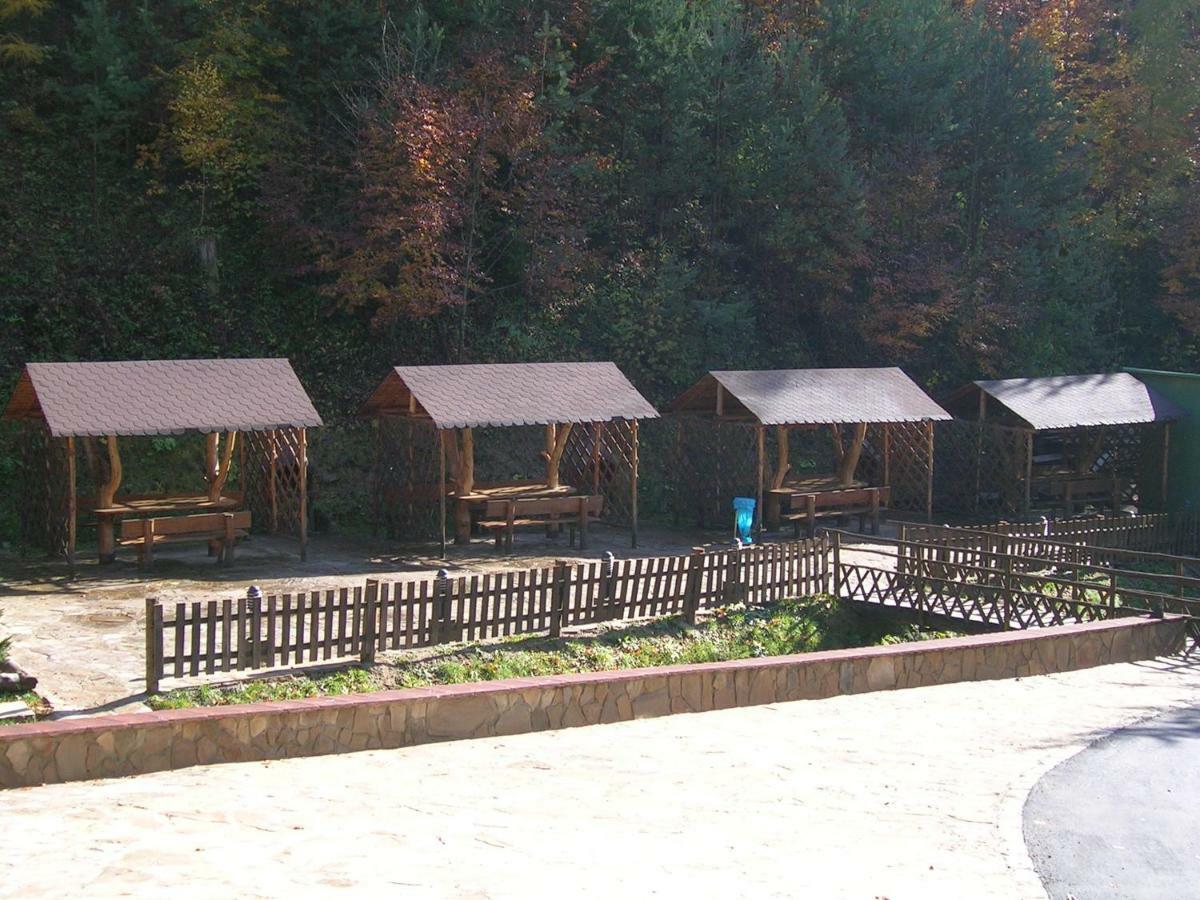 Hotel Somka Drienica Екстериор снимка